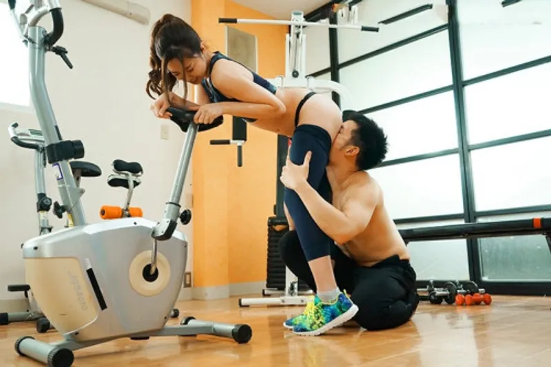 Xin chồng yêu đi tập gym, vợ yêu vụng trộm với anh pt